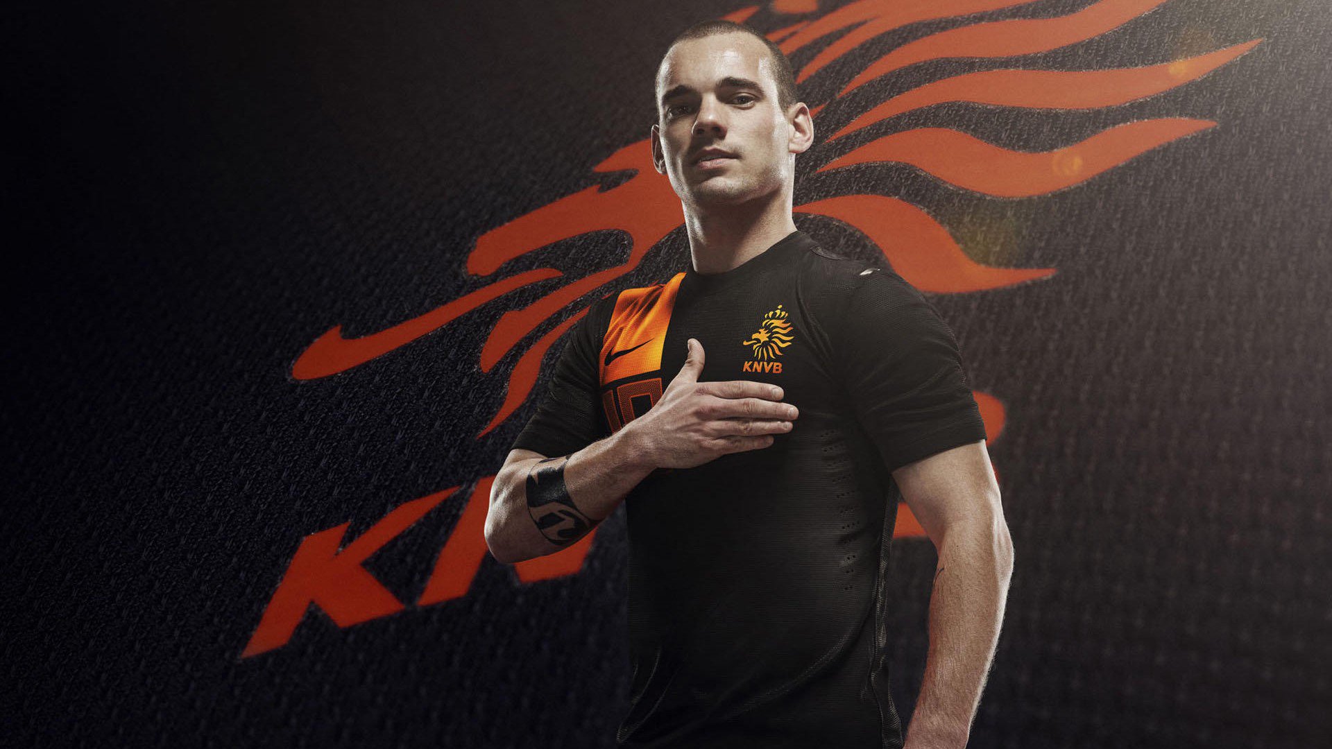 “全力出击！四川省体育馆自由搏击选手激战正酣”