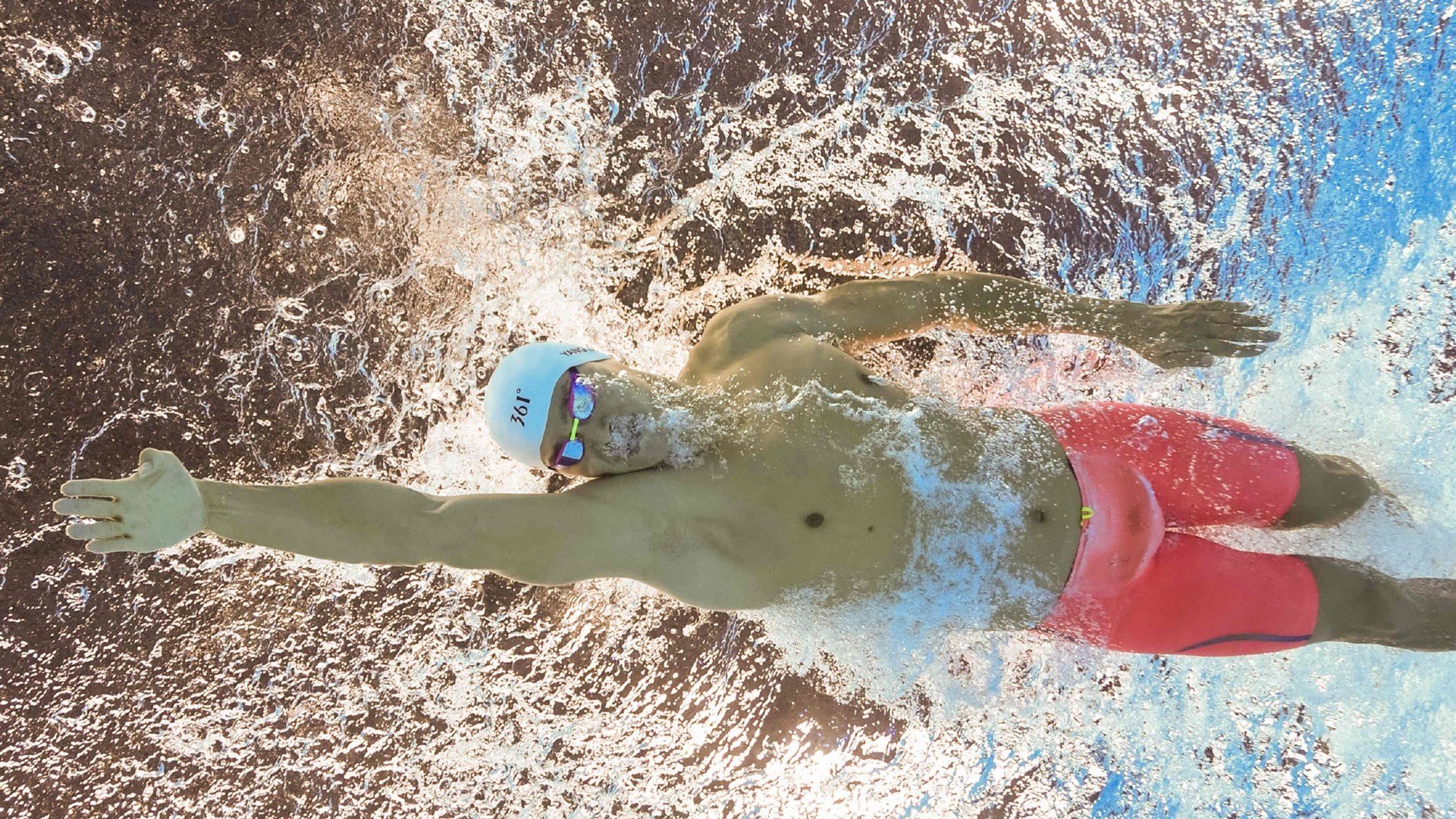 世界青年高山滑雪锦标赛中国选手显身手，国际高山滑雪挑战赛